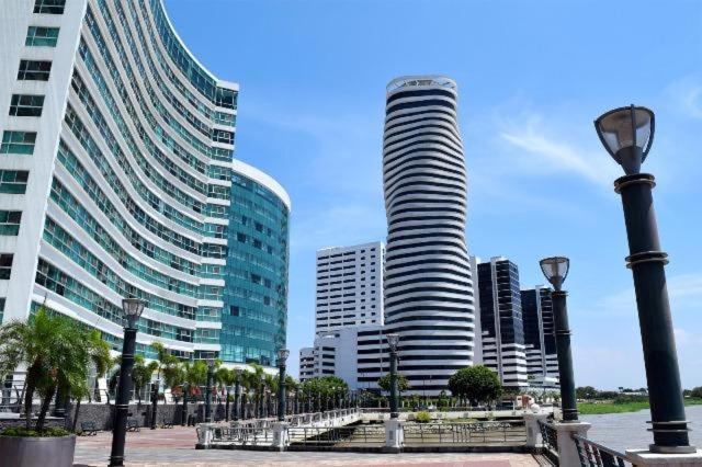 Riverfront I 1, Piso 4, Suite Vista Al Rio, Puerto Santa Ana, Guayaquil Exterior foto