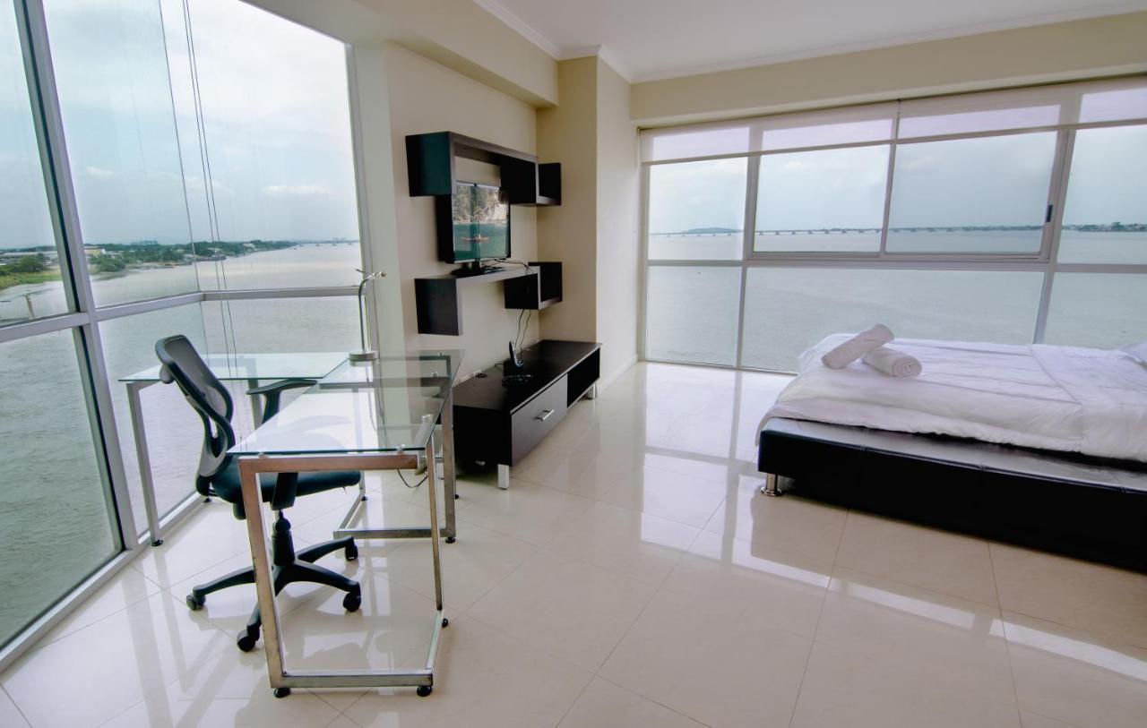 Riverfront I 1, Piso 4, Suite Vista Al Rio, Puerto Santa Ana, Guayaquil Exterior foto